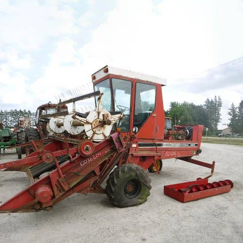 Used International 4000 Hay Cutting parts.