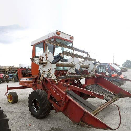 Used International 4000 Hay Cutting parts.