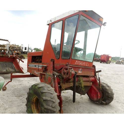 Used International 4000 Hay Cutting parts.