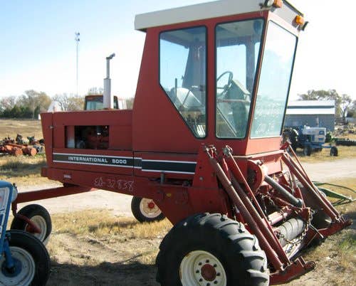 Used International 5000 Hay Cutting parts.