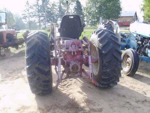 Used International 504 Tractor parts.