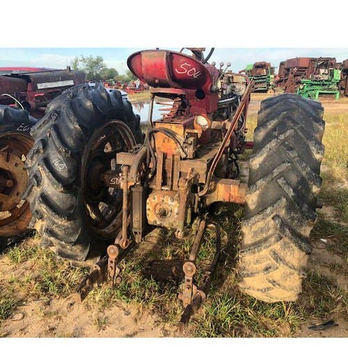 Used International 504 Tractor parts.