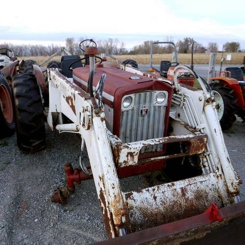 Used International 504 Tractor parts.