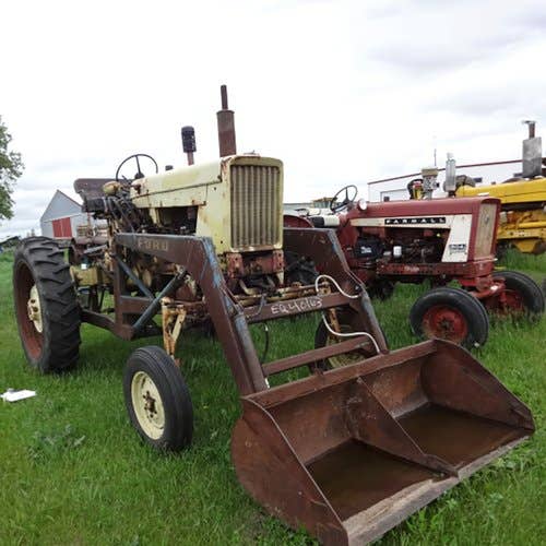 Used International 504 Tractor parts.