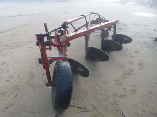 Used International 540 Tillage parts.