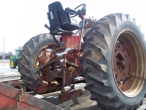 Used International 560 Tractor parts.