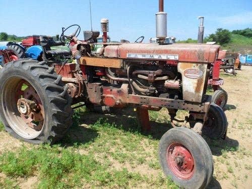 Used International 560 Tractor parts.