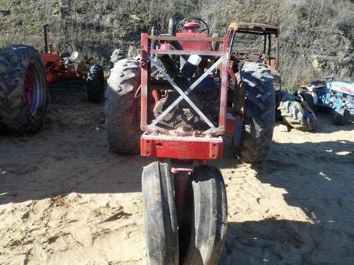 Used International 560 Tractor parts.