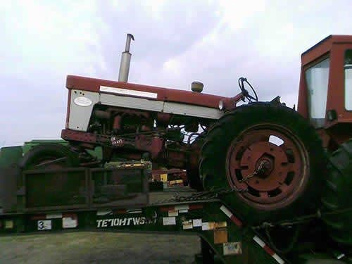 Used International 560 Tractor parts.