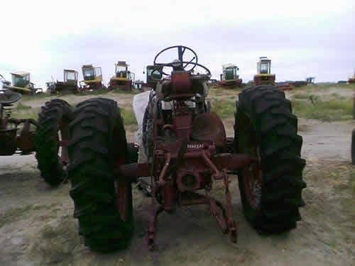 Used International 560 Tractor parts.