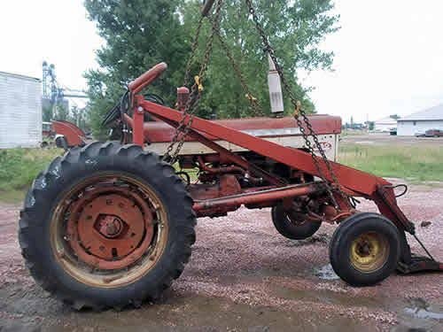 Used International 560 Tractor parts.