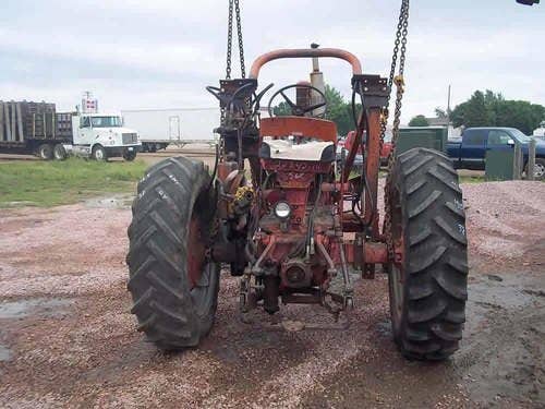 Used International 560 Tractor parts.