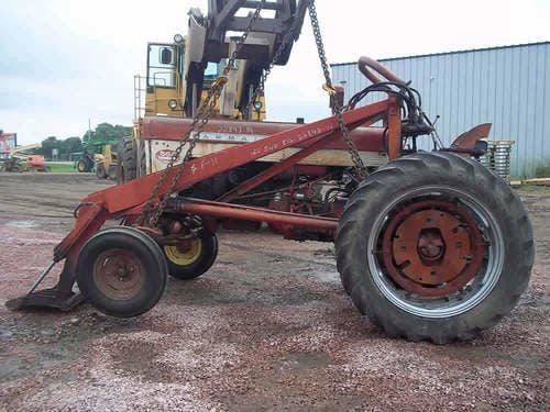 Used International 560 Tractor parts.
