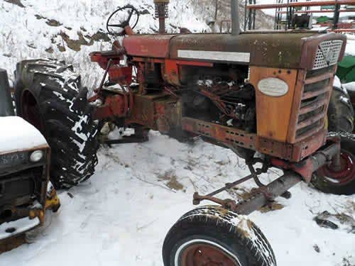 Used International 560 Tractor parts.