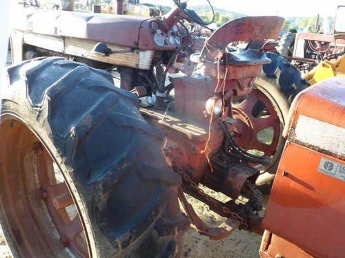 Used International 560 Tractor parts.