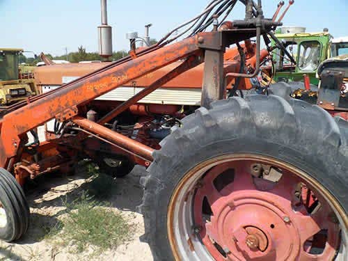 Used International 560 Tractor parts.