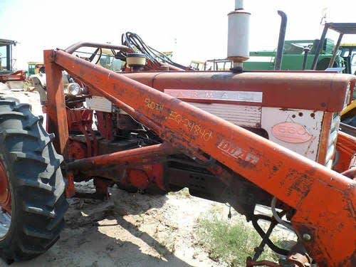 Used International 560 Tractor parts.