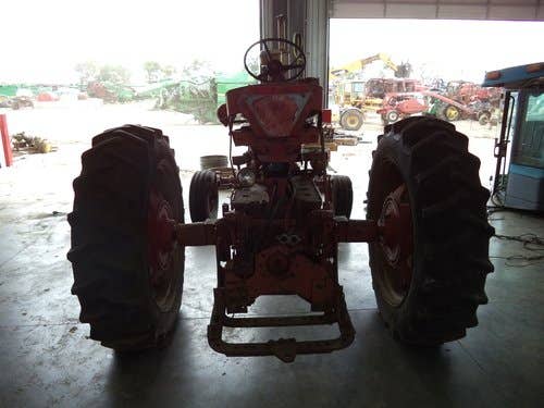 Used International 560 Tractor parts.