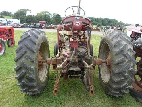 Used International 560 Tractor parts.