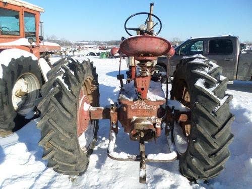 Used International 560 Tractor parts.