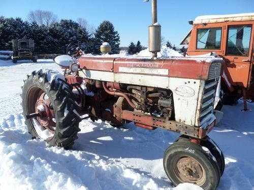 Used International 560 Tractor parts.