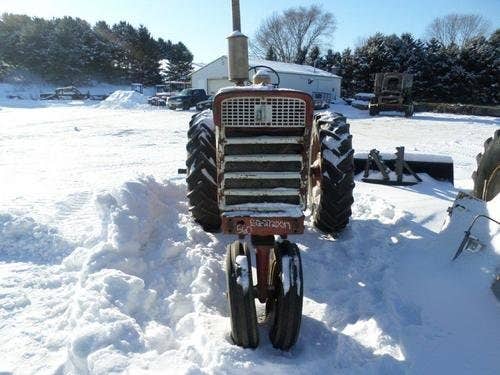 Used International 560 Tractor parts.