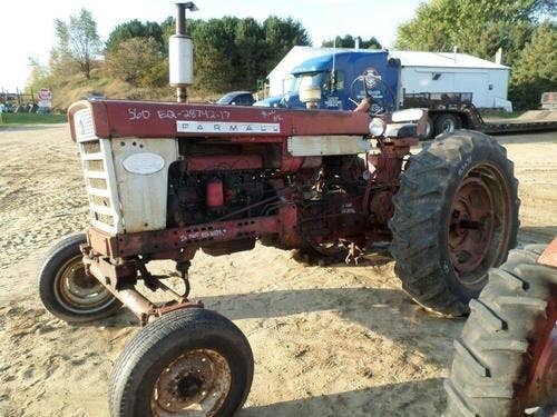 Used International 560 Tractor parts.