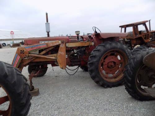 Used International 560 Tractor parts.