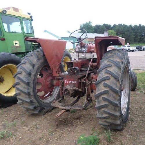 Used International 560 Tractor parts.