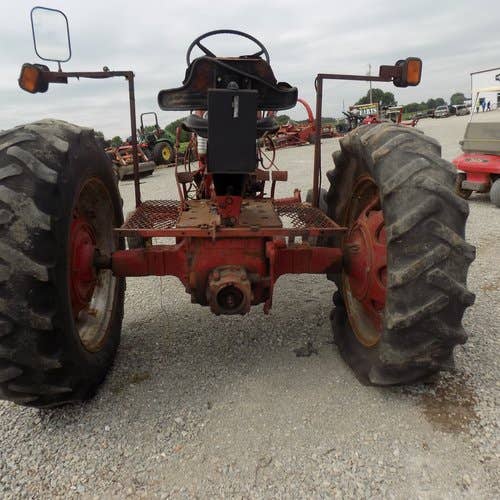 Used International 560 Tractor parts.