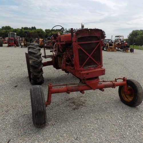 Used International 560 Tractor parts.