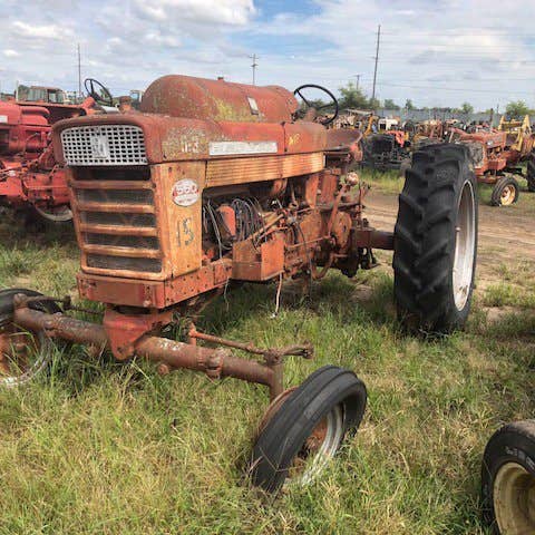 Used International 560 Tractor parts.