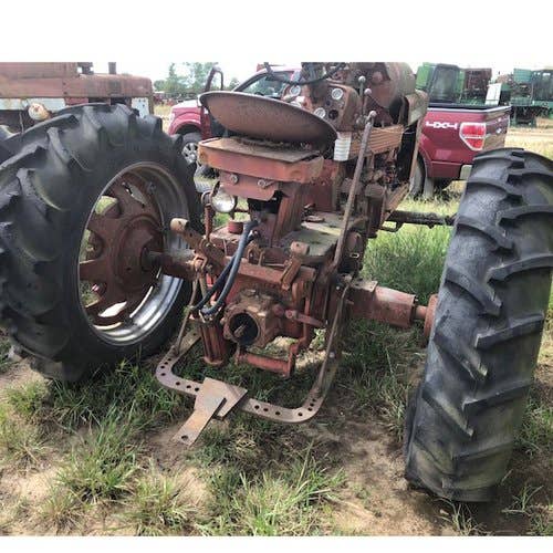 Used International 560 Tractor parts.