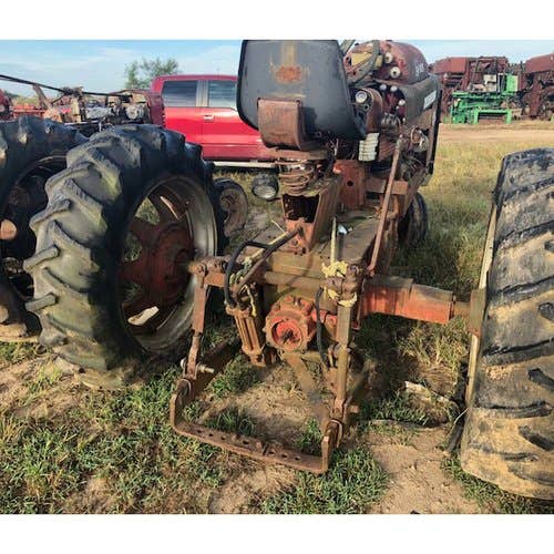 Used International 560 Tractor parts.
