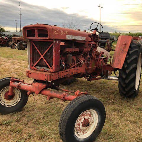 Used International 560 Tractor parts.