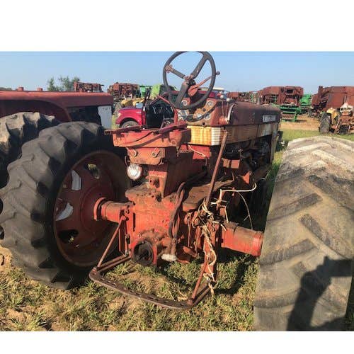 Used International 560 Tractor parts.