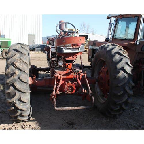 Used International 560 Tractor parts.