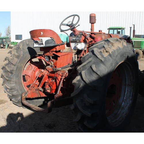Used International 560 Tractor parts.