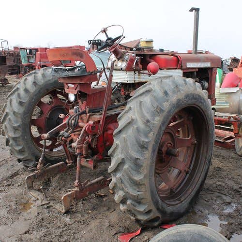 Used International 560 Tractor parts.