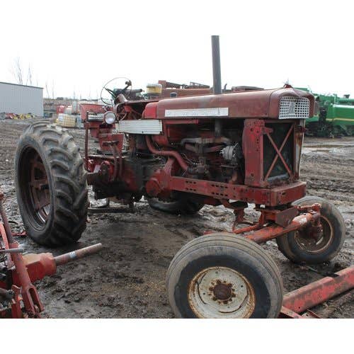Used International 560 Tractor parts.