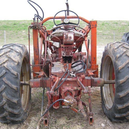 Used International 560 Tractor parts.