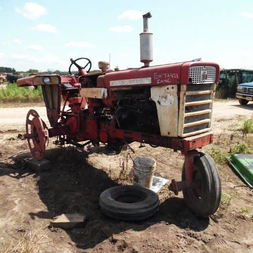 Used International 560 Tractor parts.