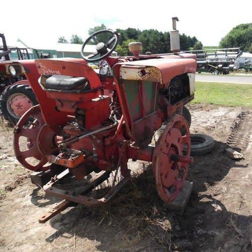 Used International 560 Tractor parts.