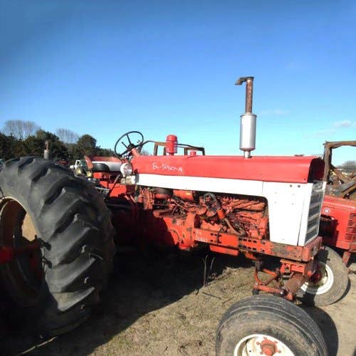 Used International 560 Tractor parts.