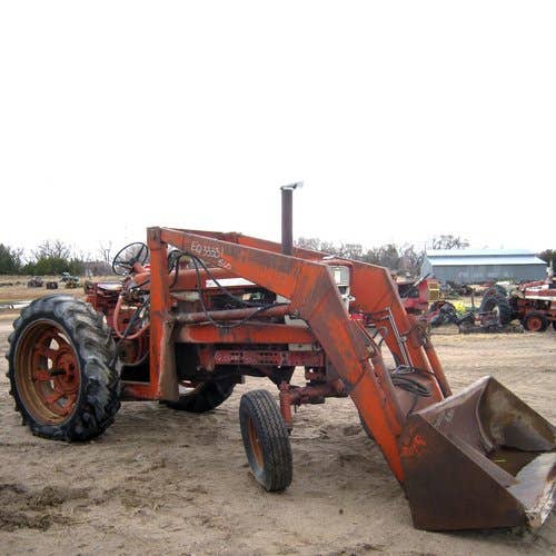Used International 560 Tractor Parts Used International 560 Tractor Parts