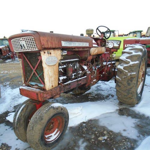 Used International 560 Tractor parts.