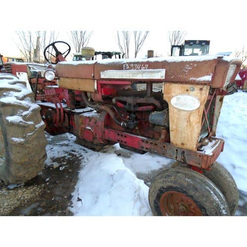 Used International 560 Tractor parts.