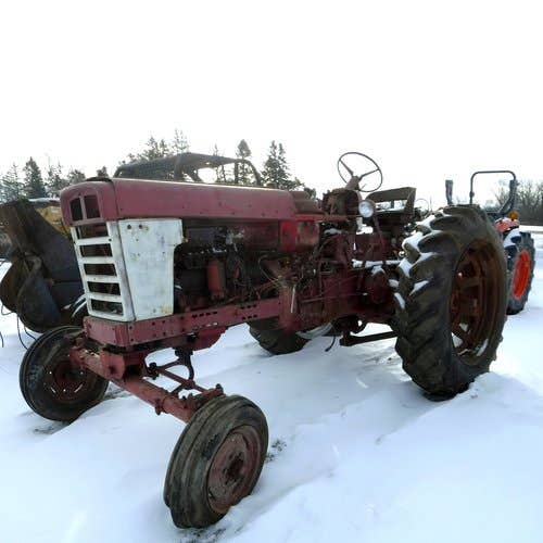 Used International 560 Tractor parts.