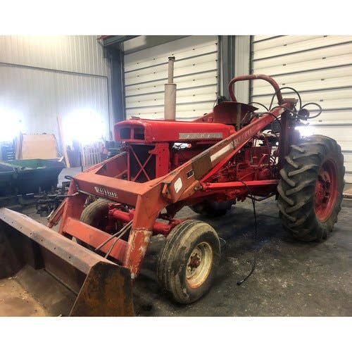 Used International 560 Tractor parts.