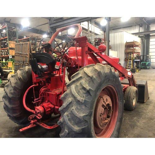 Used International 560 Tractor parts.
